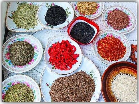 cimet in nageljnove žbice proti parazitom